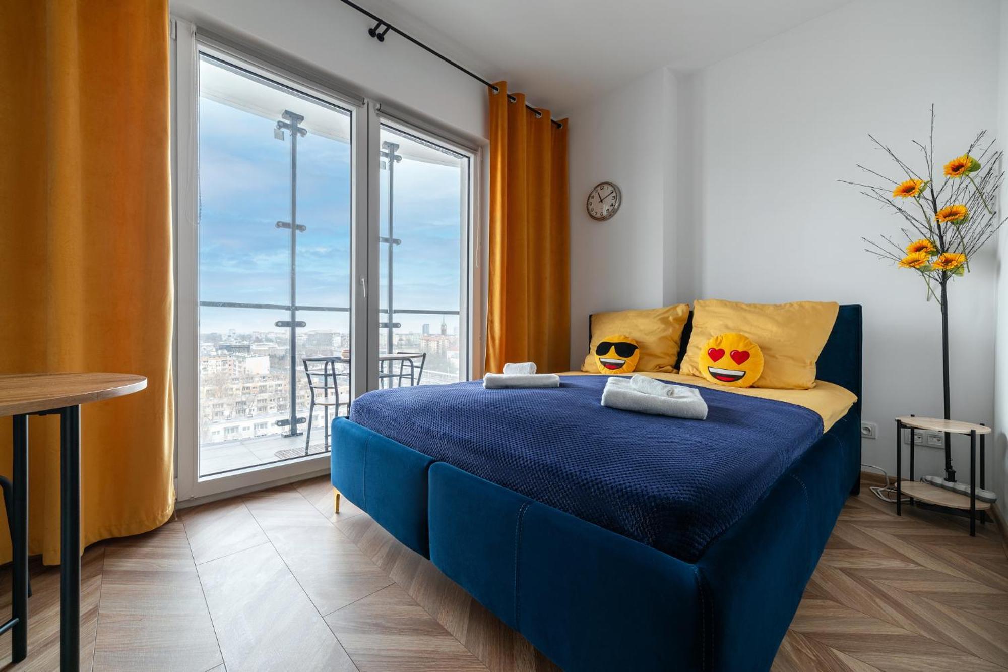 Apartamenty Wola Tower Varsovia Exterior foto