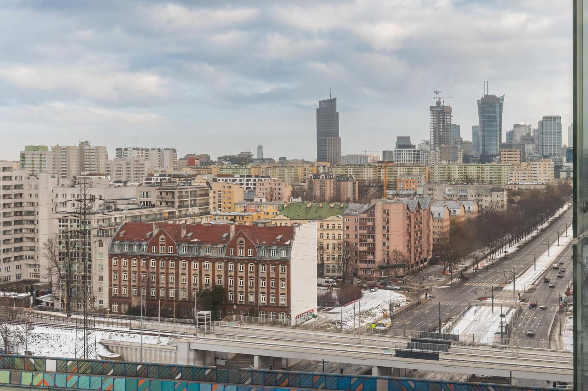 Apartamenty Wola Tower Varsovia Exterior foto
