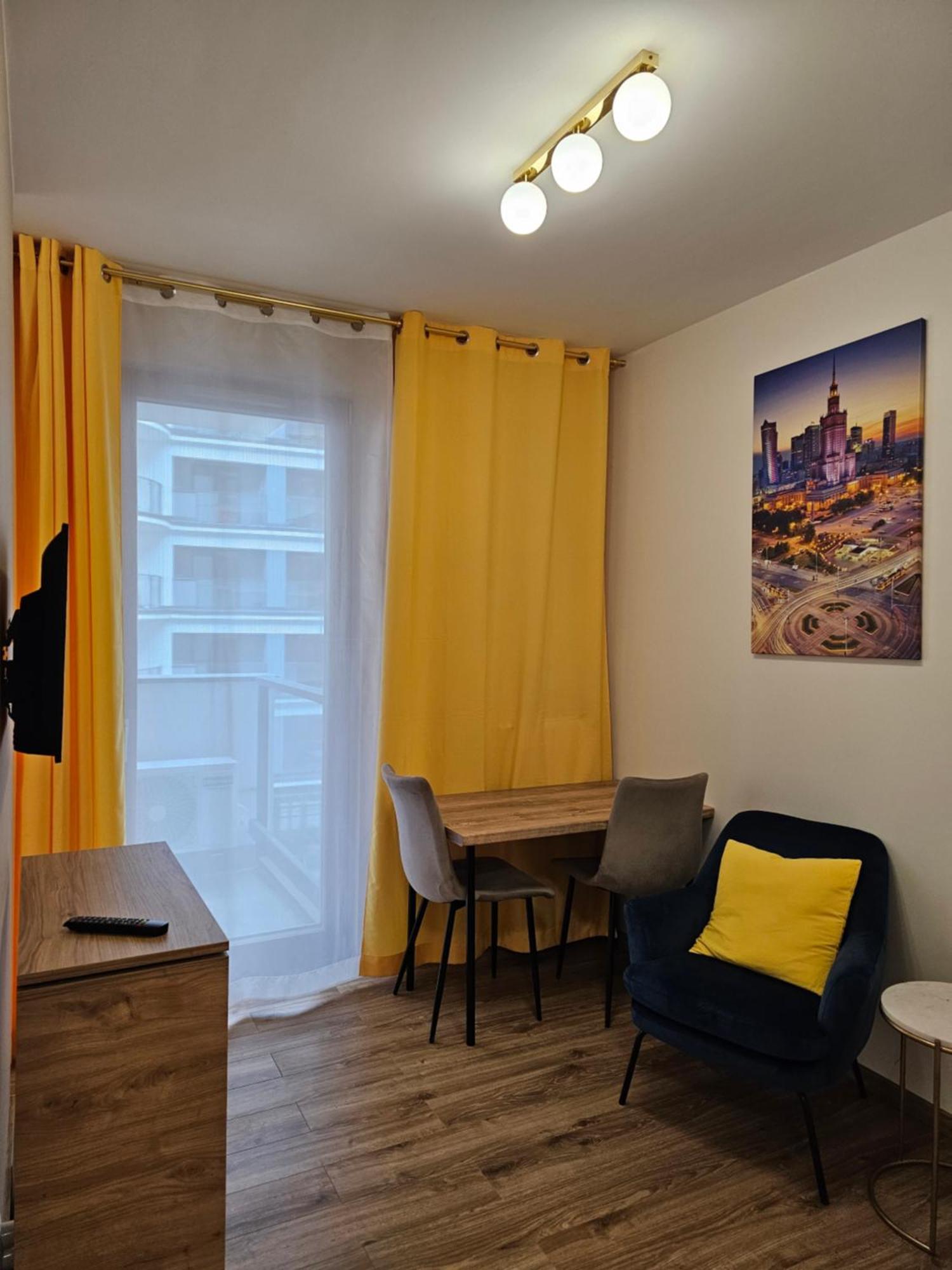 Apartamenty Wola Tower Varsovia Exterior foto