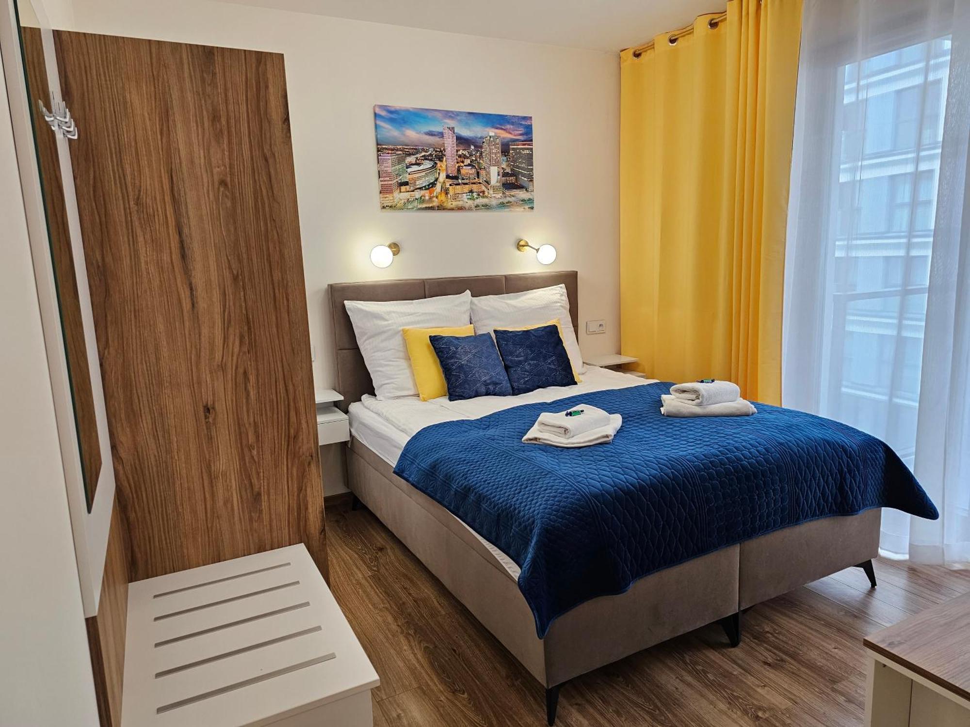Apartamenty Wola Tower Varsovia Exterior foto