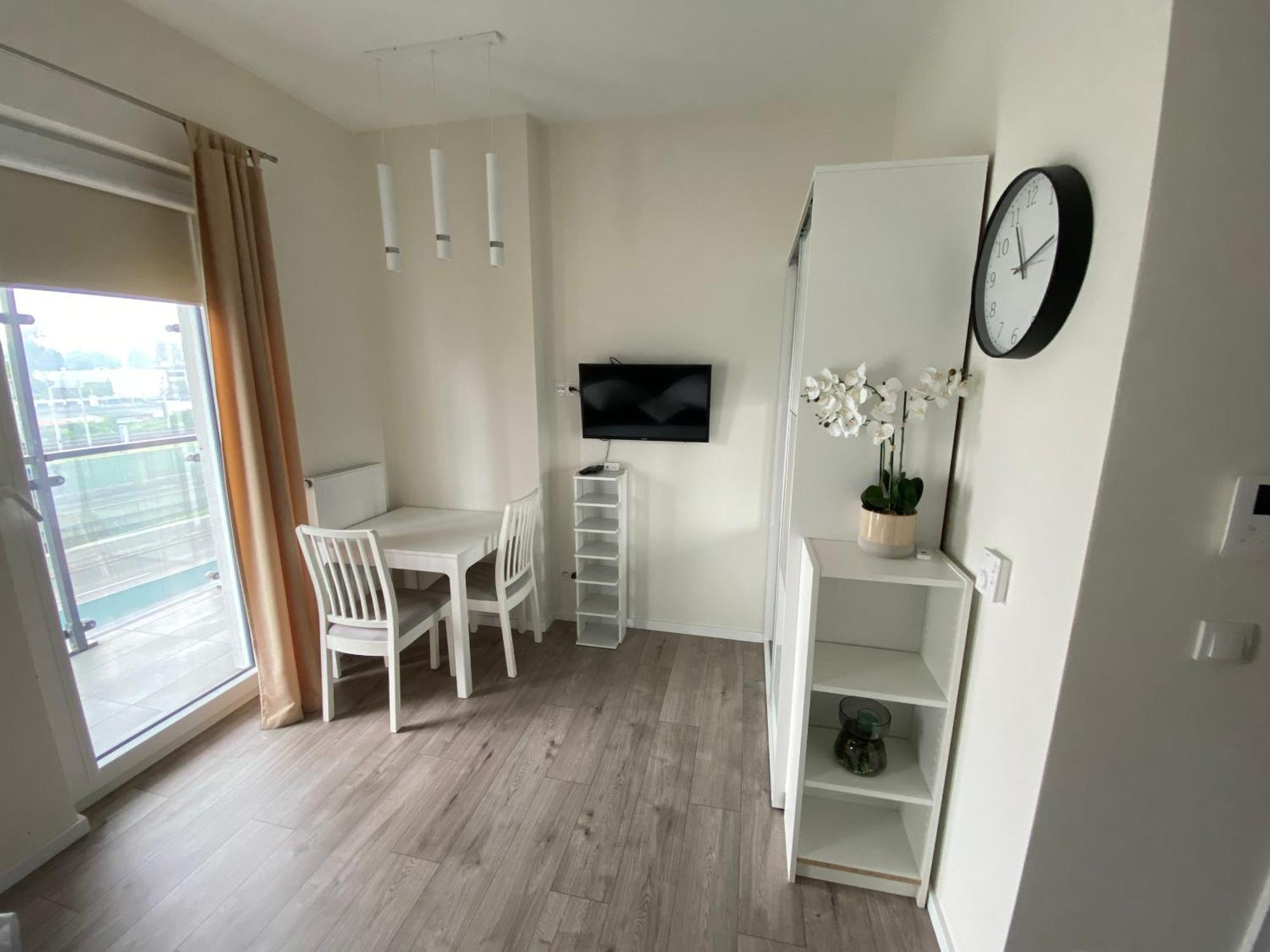 Apartamenty Wola Tower Varsovia Exterior foto