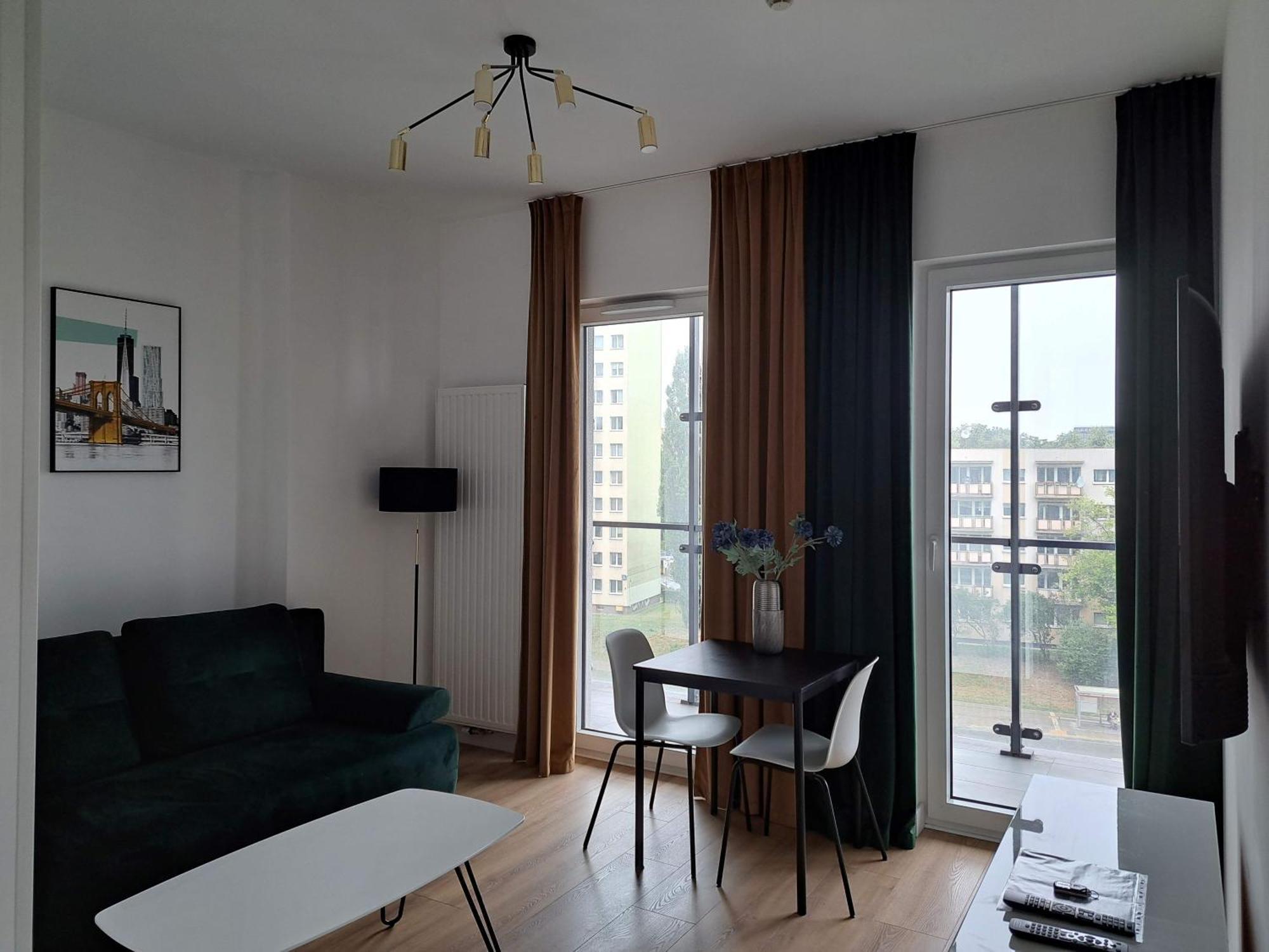 Apartamenty Wola Tower Varsovia Exterior foto
