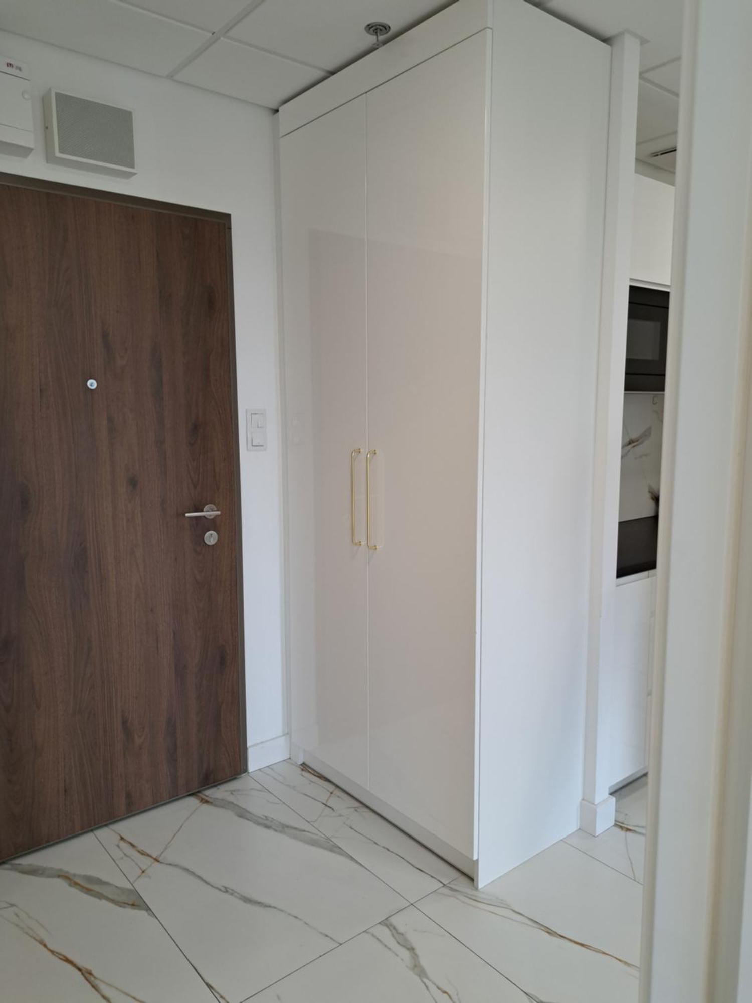 Apartamenty Wola Tower Varsovia Exterior foto