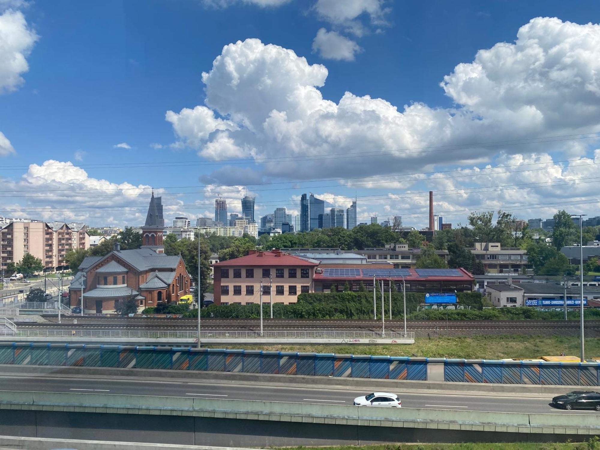 Apartamenty Wola Tower Varsovia Exterior foto
