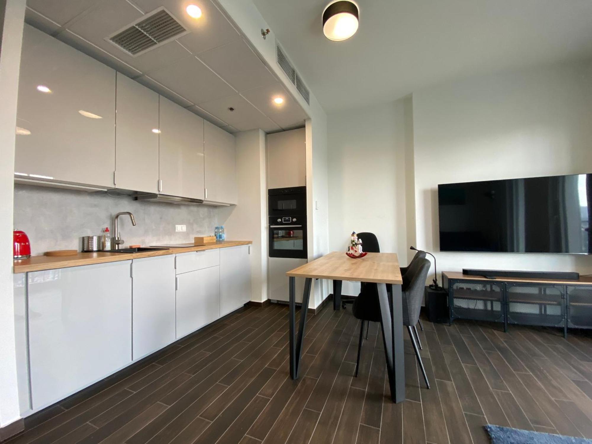 Apartamenty Wola Tower Varsovia Exterior foto